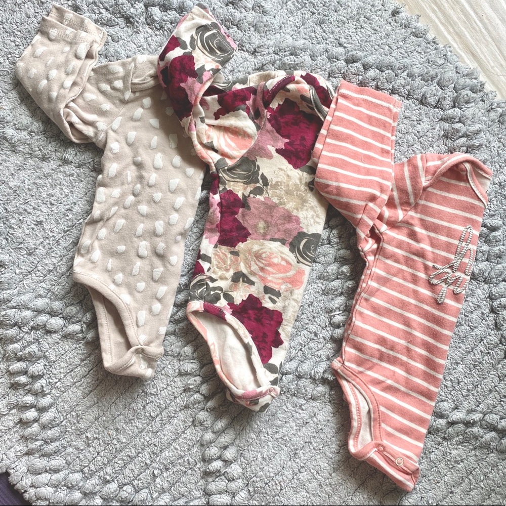🚫SOLD🚫NWOT 3 pack of onesies